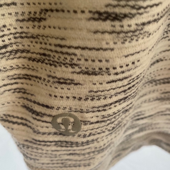 Lululemon Run It Out Tee
Tiger Space Dye - Picture 6 of 9